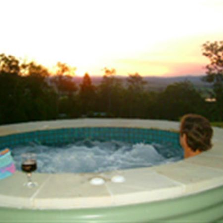 Wallaby Ridge Retreat Mount Tamborine Eksteriør billede